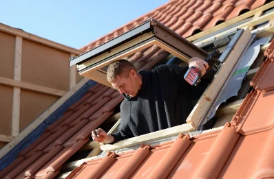 Pose de fenêtres de toit Velux à Bersée